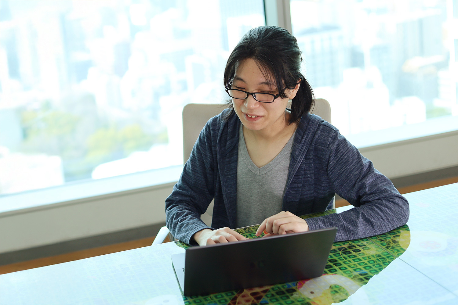 井黒麗羅さん/電子書籍開発部 SRE（2024年入社）